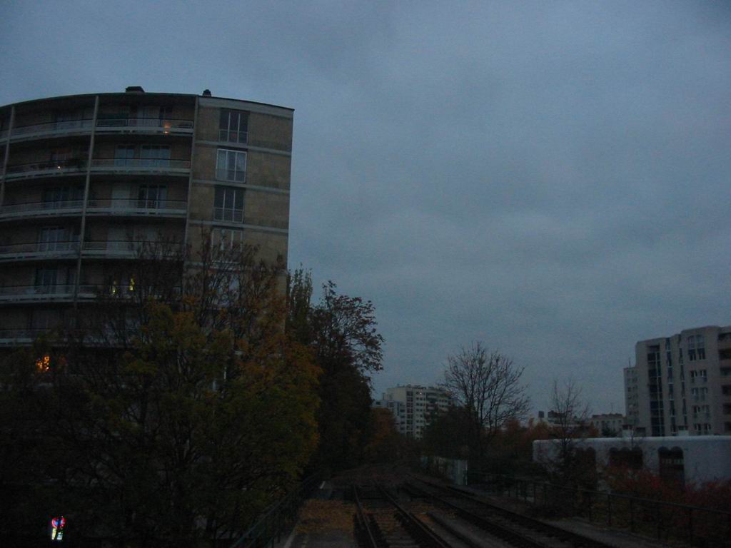 Pont de la Gare de Bel Air Ceinture au dessus de la Ligne de Vincennes au 09 Novembre 2003