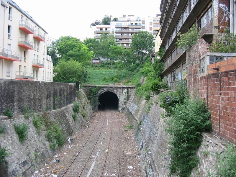 Tunnel  la sortie de la Gare de Charonne au 21 Juin 2003
